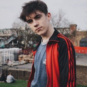 Meet your Posher, Julia